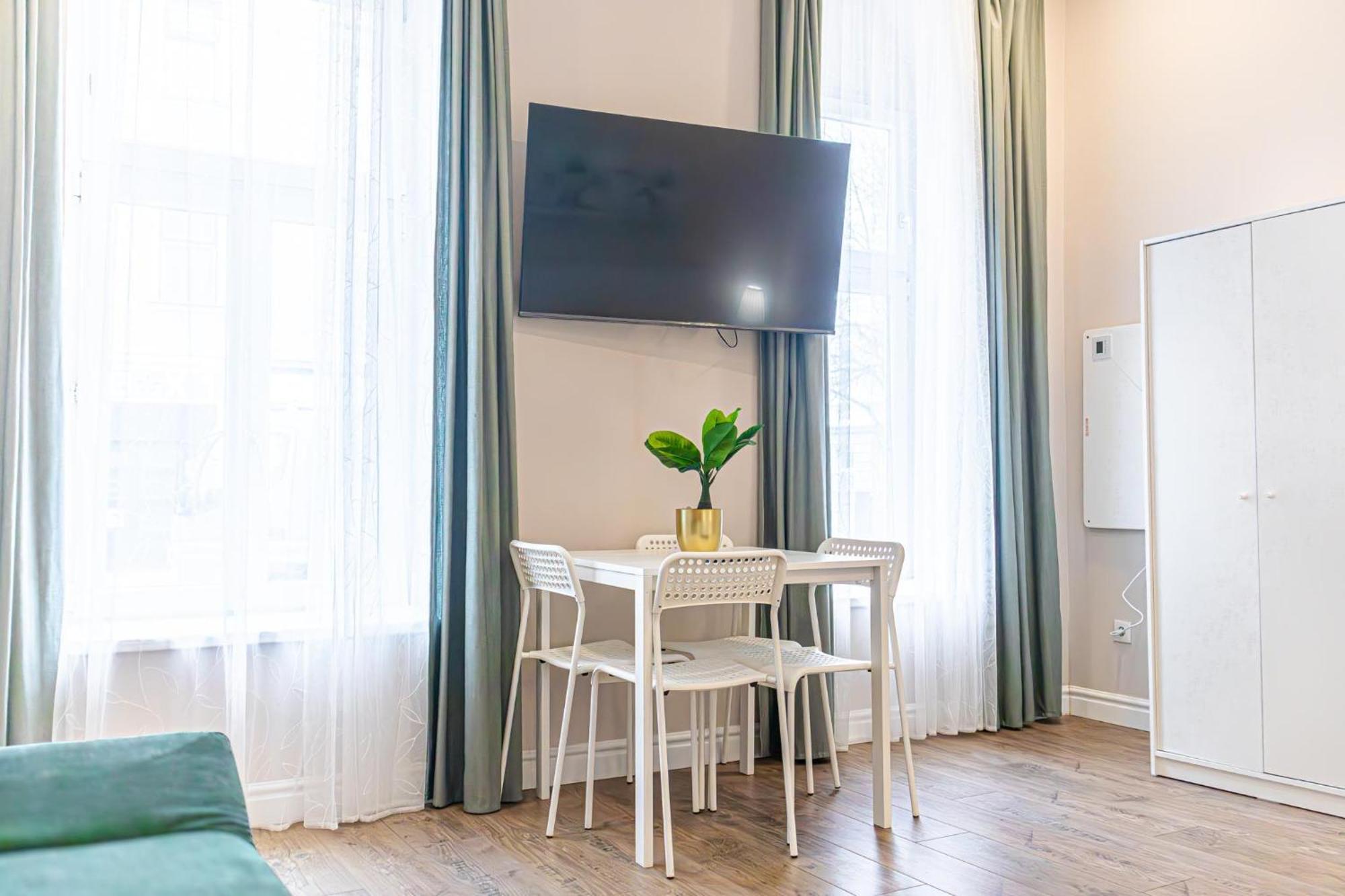 Stylish Studio Apartment Wiener Stadthalle Exterior foto
